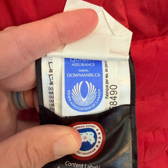 Canada Goose Hybrid Lite Down Jacket (Black/Red) – Size 2XL - Picture 10 of 14